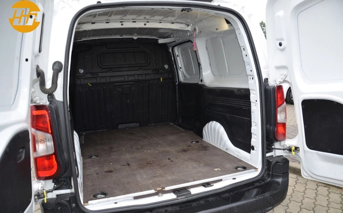 Opel Combo cena 69900 przebieg: 132956, rok produkcji 2019 z Zambrów małe 106